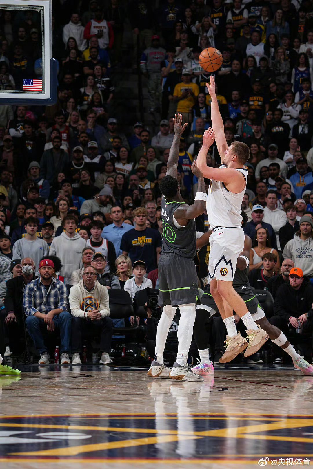 掘金板凳深度展现，带领球队击败对手的简单介绍